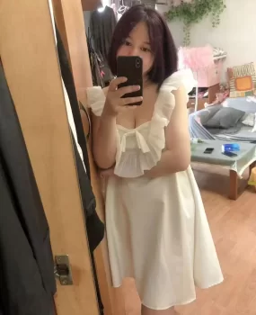 肤白貌美小姐姐