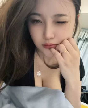 江宁性感美女中项