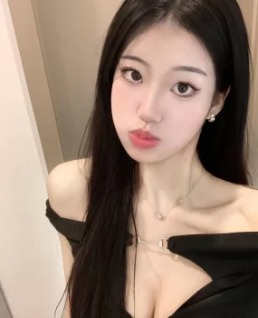 刚做不久漂亮兼职小妹