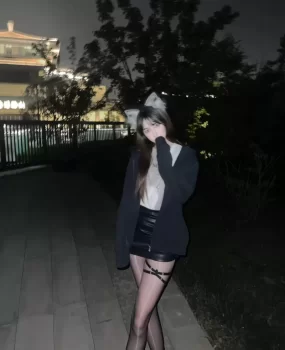 解放西大长腿夜店前台妹妹猫女郎黑丝袜角色出演