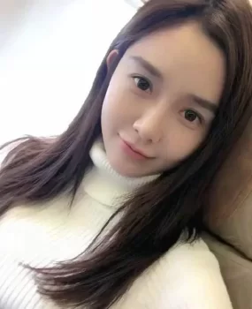 18岁小妹赚生活费