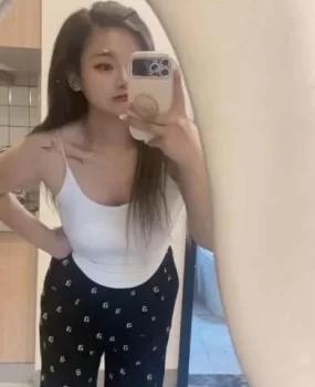 邻家女友般的小姐姐