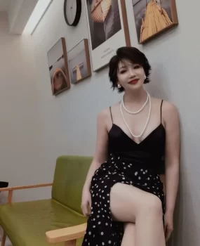 短发健身少妇泻火