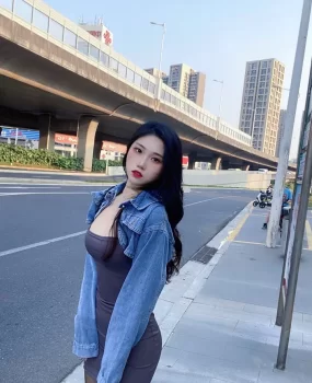 杭州大胸妹，不仅水多还粉嫩