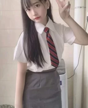 白虎女学生水多多