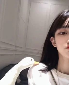 徐汇嫩妹三点粉嫩