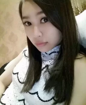 国贸体验温柔体贴的性感女神，娇小玲珑的美女操起来感觉与众不同