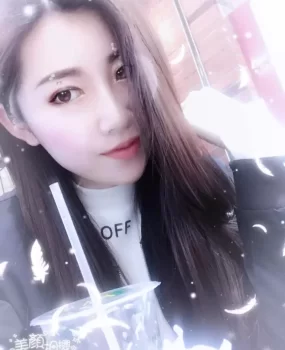 花落妹妹身材好，该圆的圆，该细的细