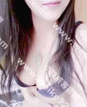 南宁民主路的东北D杯美女