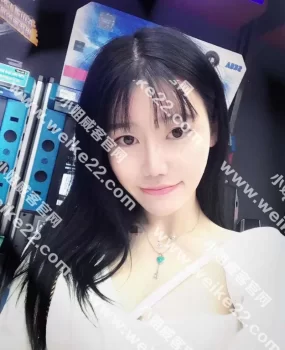 浦东炮打极品翘臀可乐美眉前凸后翘