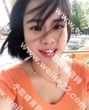 一直的关注，终于约到大胸性感的依依