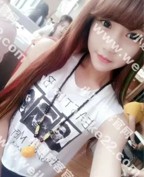 长宁妹子真骚，狂干不停，水多多