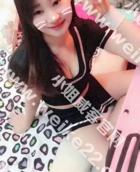 大战新人蕊蕊皮肤很白肉很软