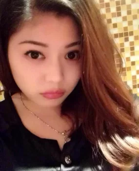 极品嫩模，身材惹火，胸大腿长！