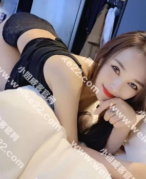 狼友推荐，夜探90后粉粉的c杯大乳兼职学妹女神！