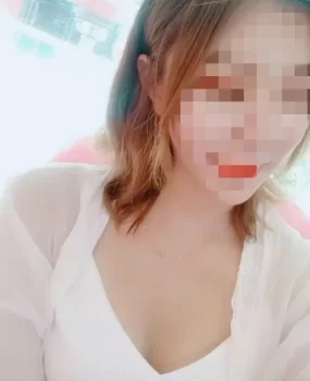 出差朋友给介绍的美女