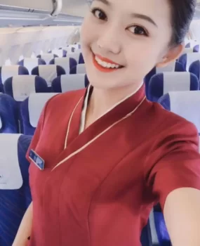 北京南航最美空姐，甜蜜温柔极品高素质！波大腿长一线B，无法拒绝