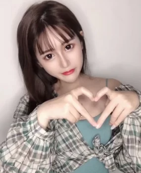 口爆吞精的妹子，服务特别棒，可以满足顾客一切需求