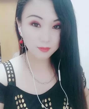 滨江刚下海的风韵熟女