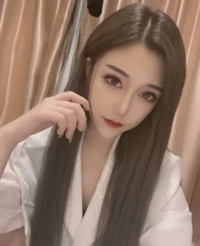 去北京朋友带我玩过最爽的兼职美女，被我干了一个晚上爽。