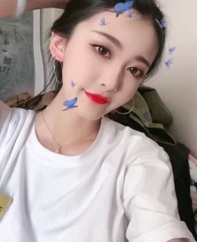 干净小妹新下水，求狼友们多多照顾