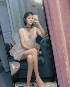 【楼凤兼职】调教内蒙丰腰长腿丝袜妹，逼嫩水多床单都湿透了