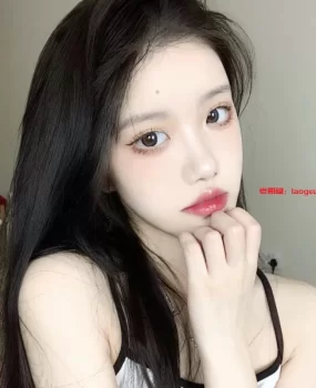 极品颜值气质在线大学生，狼友们的福