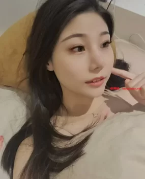 兼职妹妹丝袜制服诱惑 波大屁股翘让人欲罢不能