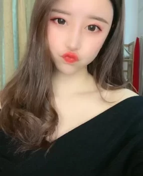 可爱嫩妹水多会配合各种姿势