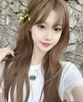 杭州清纯可爱很极品的粉嫩小姐姐